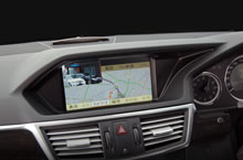 New Eクラス(W212)の純正モニターを高画質・大画面8インチモニターに交換できます!
